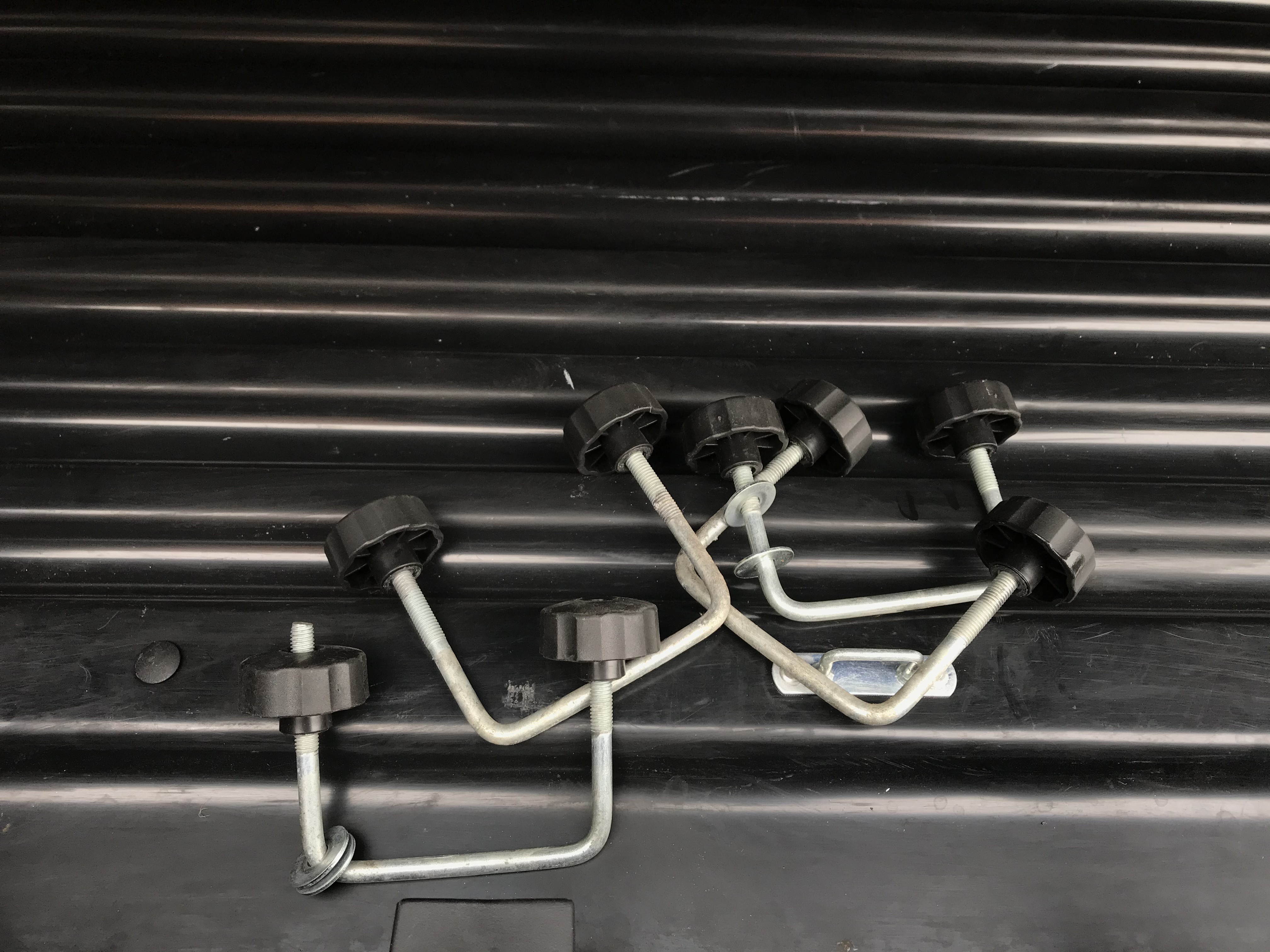 Автобокс Saturn 650 чёрный глянцевый двухсторонний Б/У