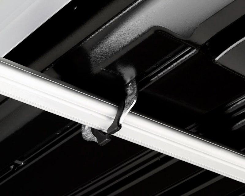 Автобокс на крышу Thule Motion XT XL white glossy (Туле Моушен ИксТ ИксЛ белый глянцевый)