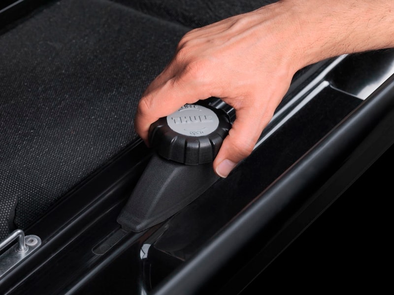 Автобокс на крышу Thule Motion XT XL white glossy (Туле Моушен ИксТ ИксЛ белый глянцевый)