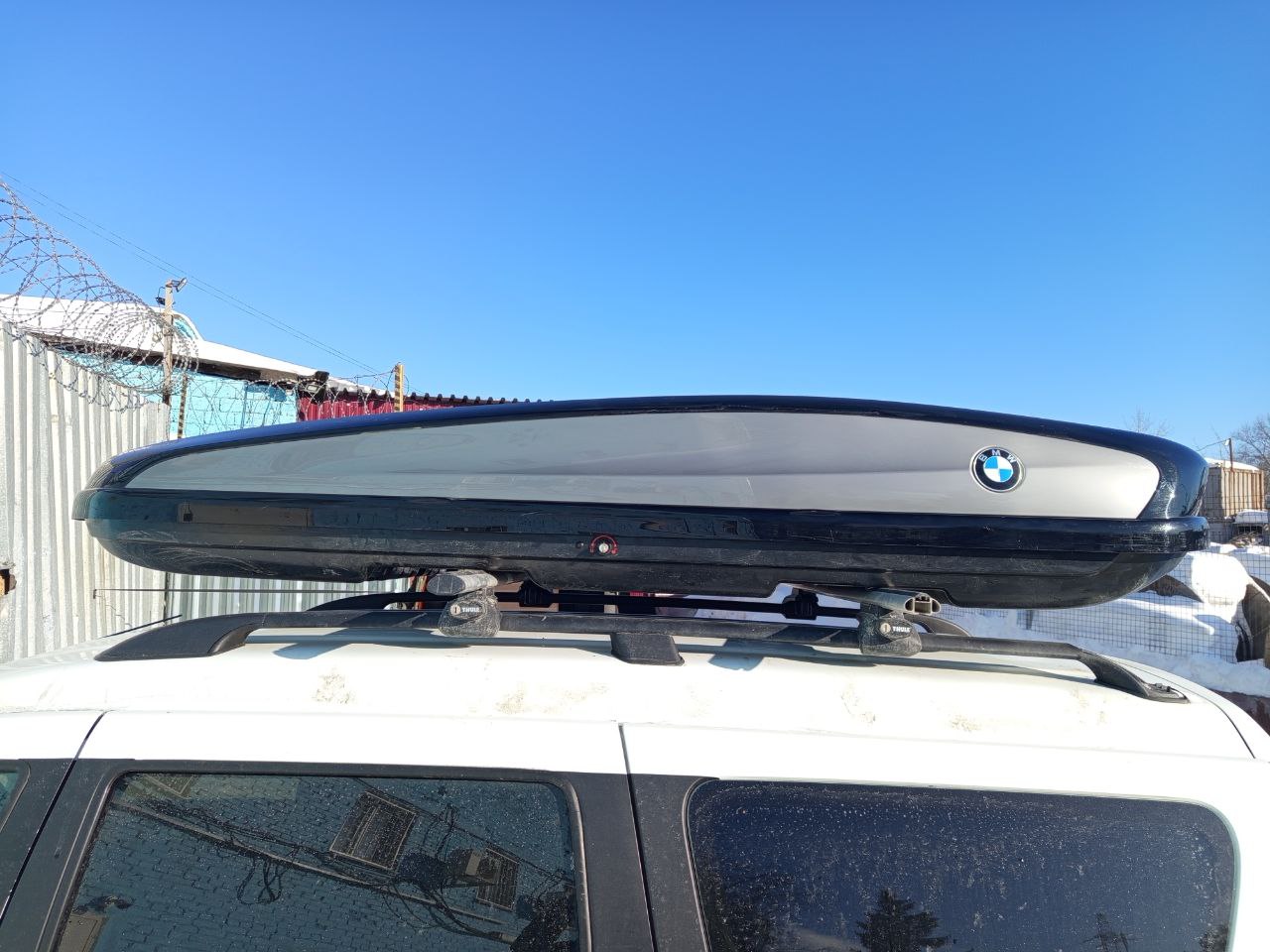 Автобокс BMW чёрный/серый глянцевый двусторонний