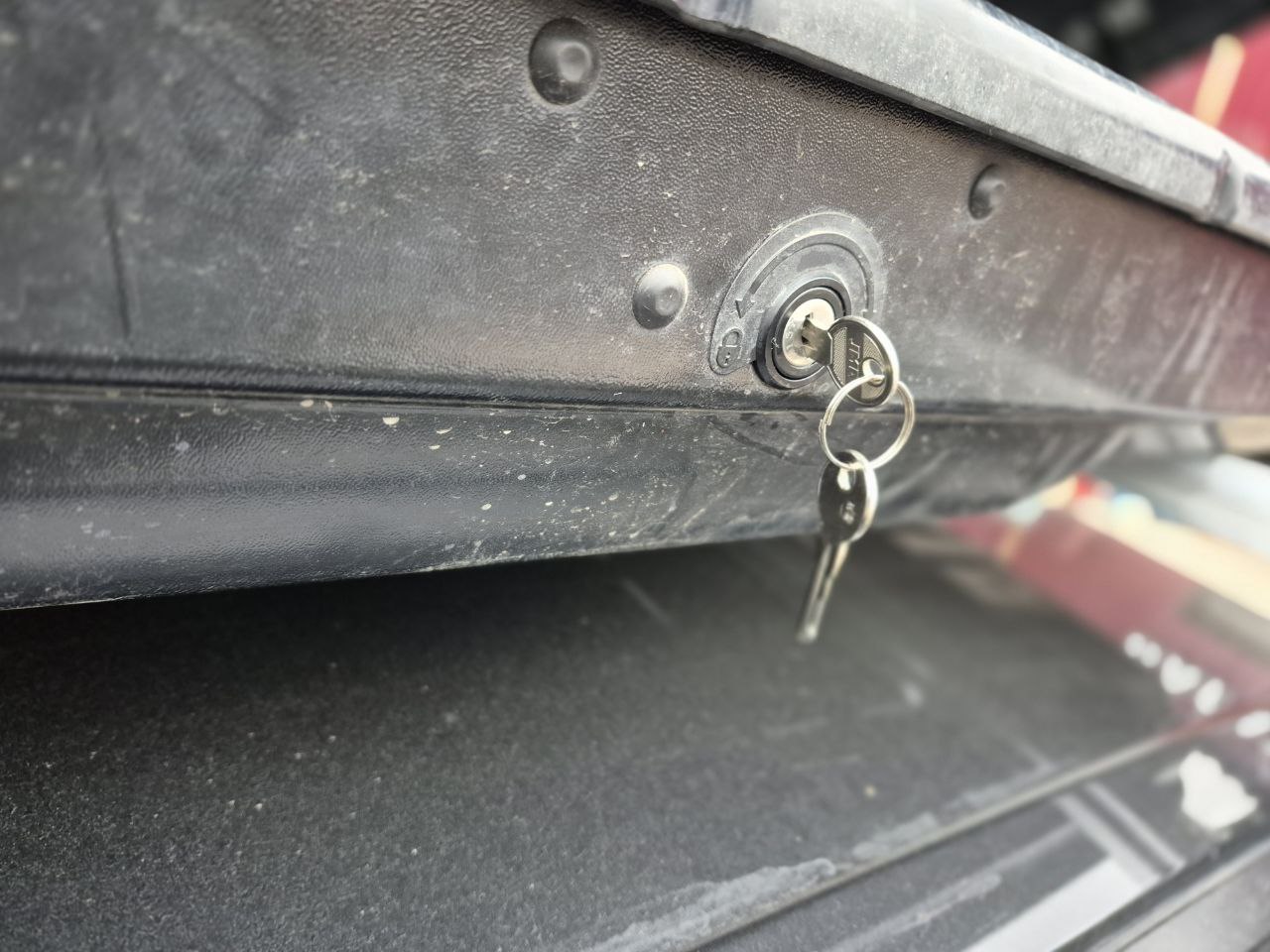 Автобокс Thule Motion 200 чёрный глянцевый Б/У Э-4