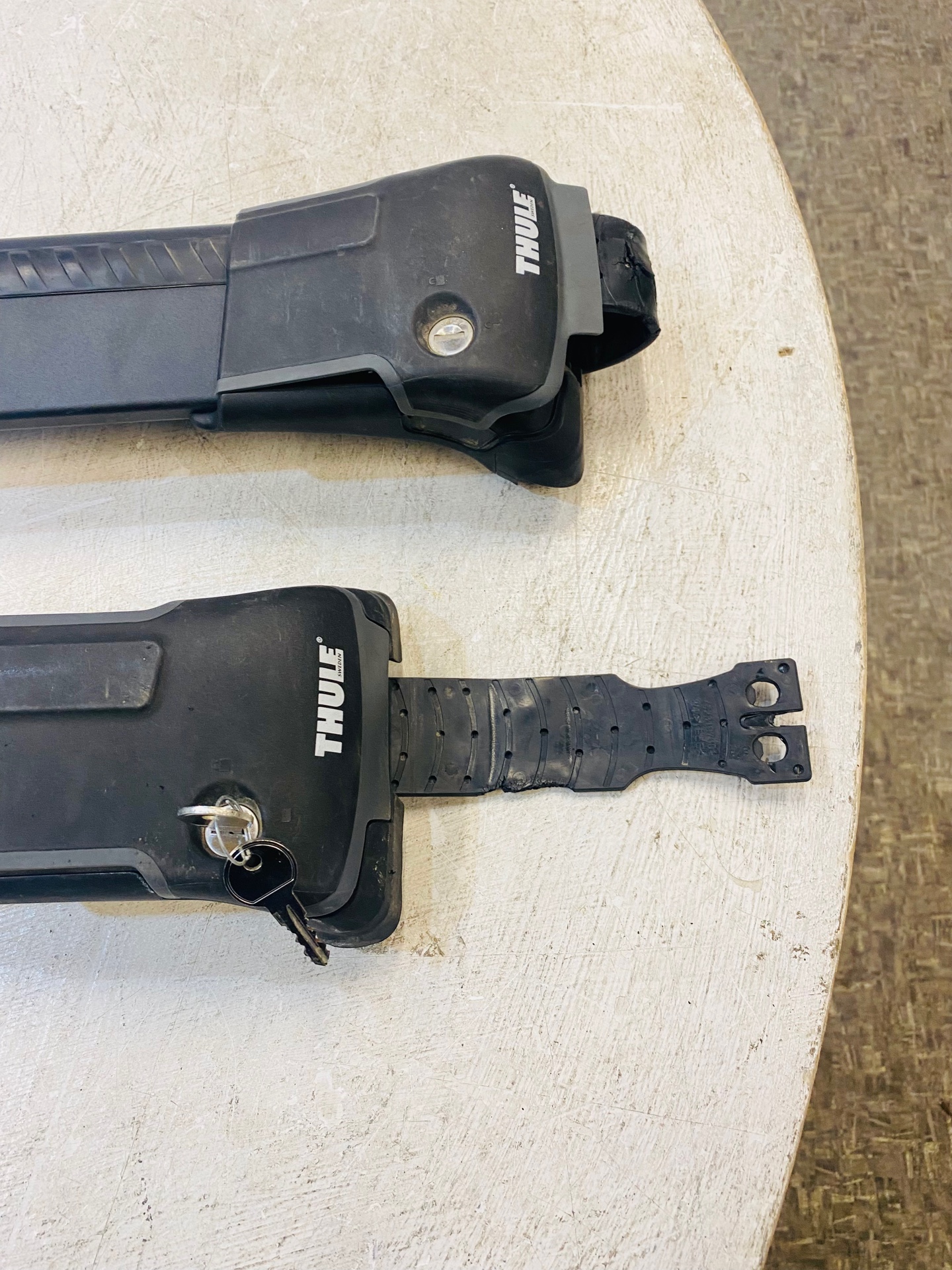 Багажник в сборе Thule WingBar Edge 9585-B Б/У