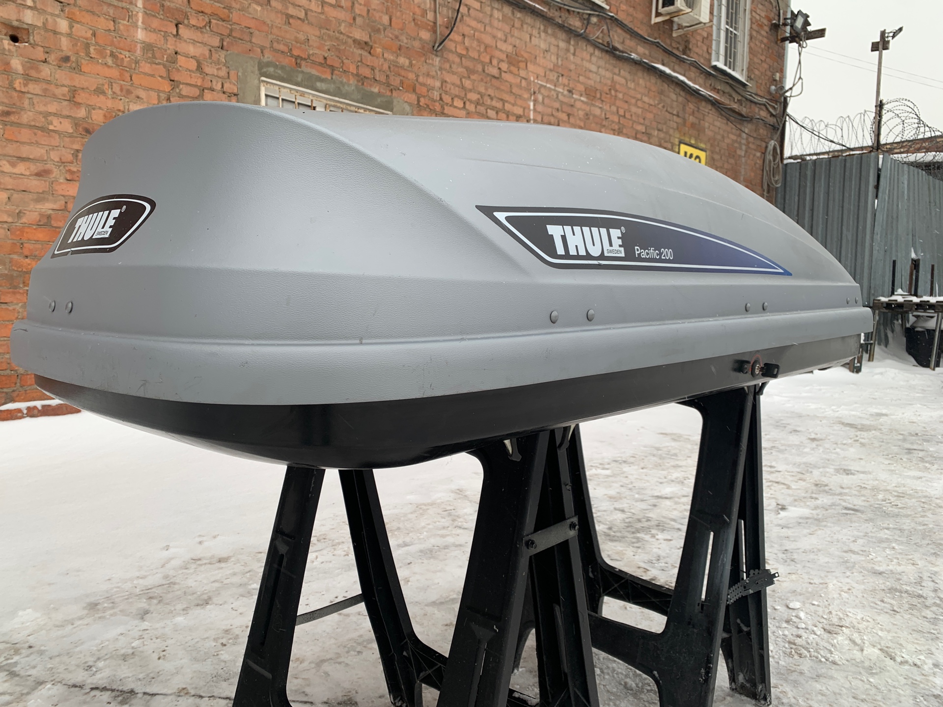 Автобокс Thule Pacific 200 серый матовый Б/У