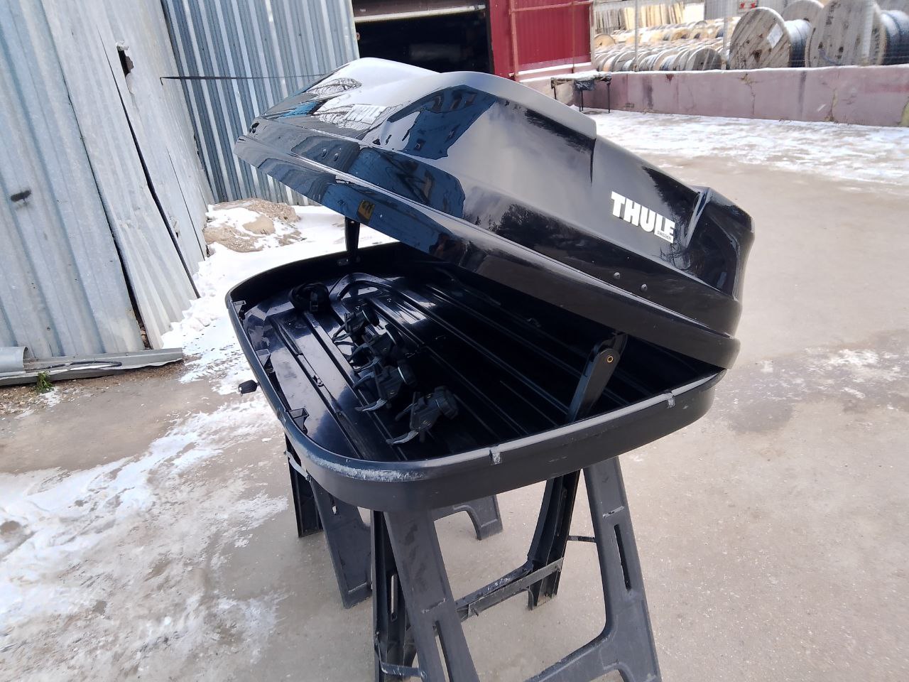 Автобокс Thule Touring 100 чёрный глянец Б/У 001 Э