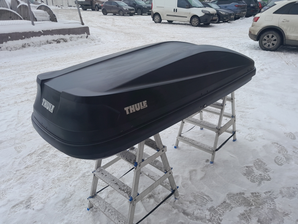 Автобокс Thule Touring 780 чёрный глянцевый Б/У