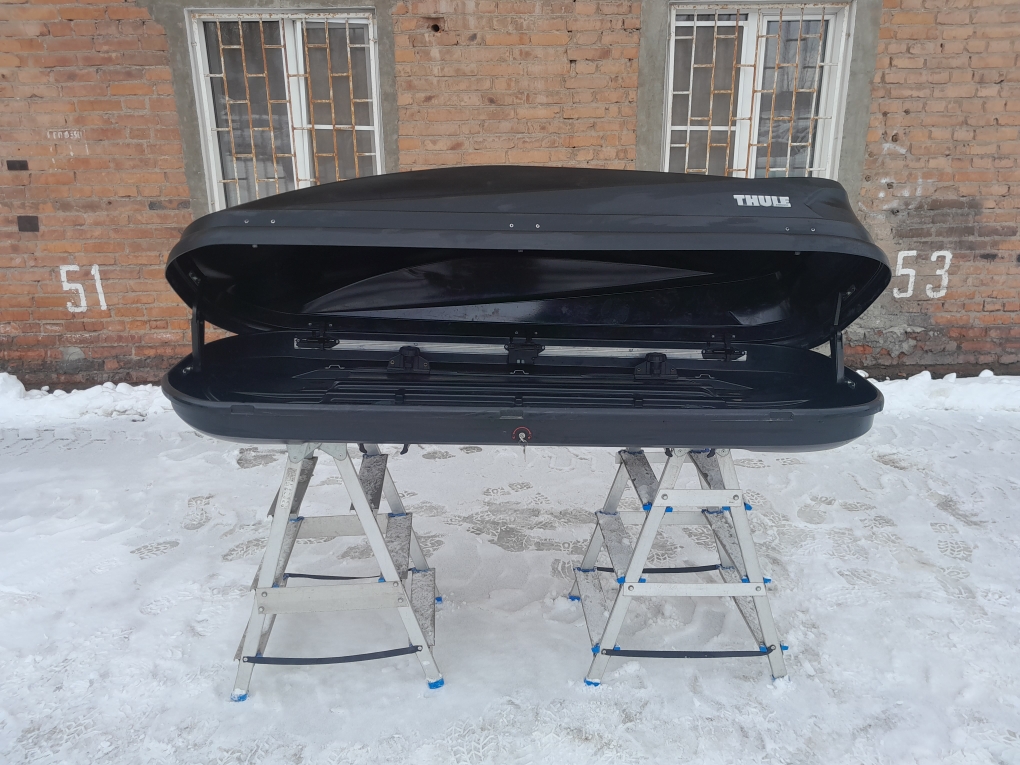 Автобокс Thule Touring 780 чёрный глянцевый Б/У
