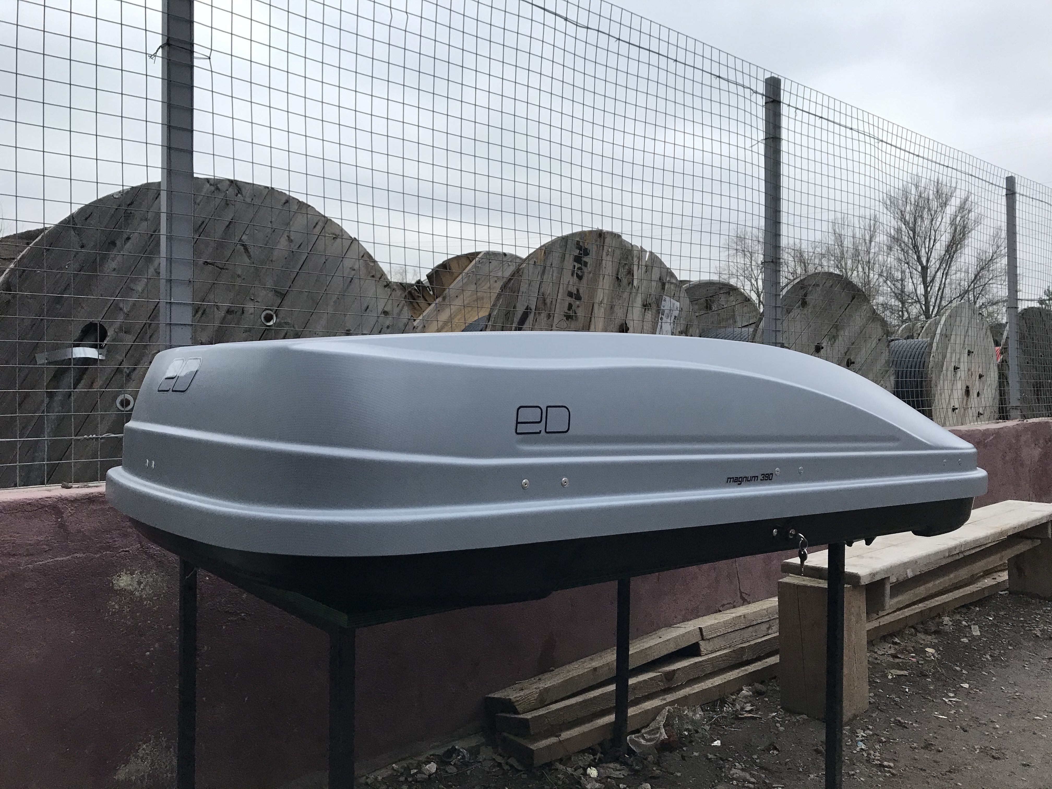 Автобокс на крышу ED Magnum 390 серый карбон быстросъем