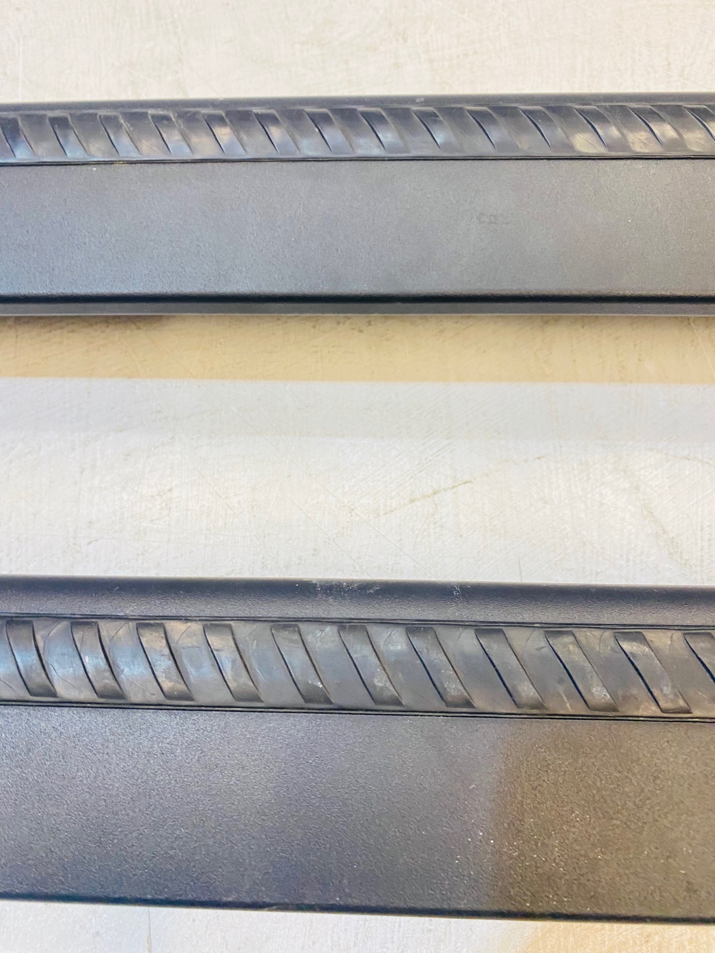 Багажник в сборе Thule WingBar Edge 9585-B Б/У