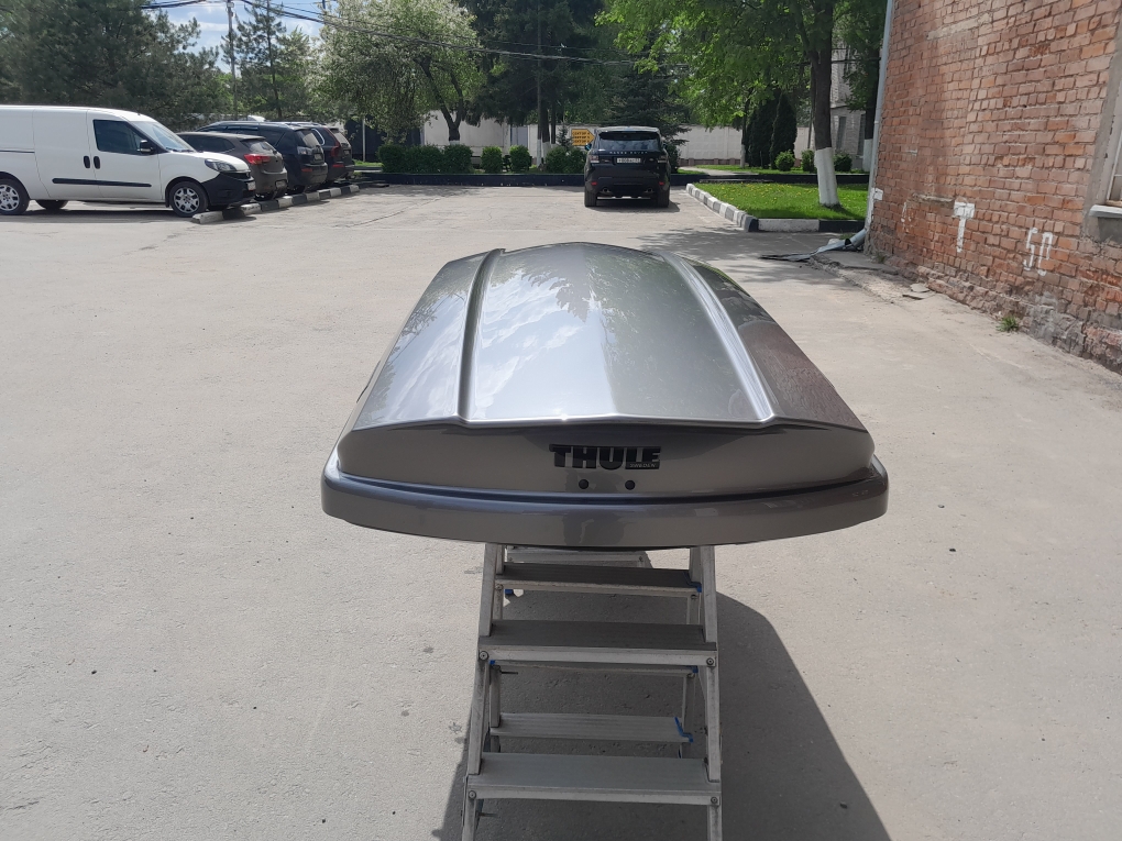 Автобокс Thule Dynamic 900 серый глянцевый Б/У