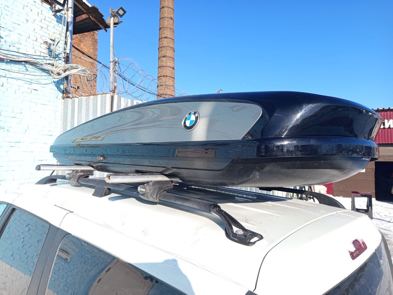 Автобокс BMW чёрный/серый глянцевый двусторонний