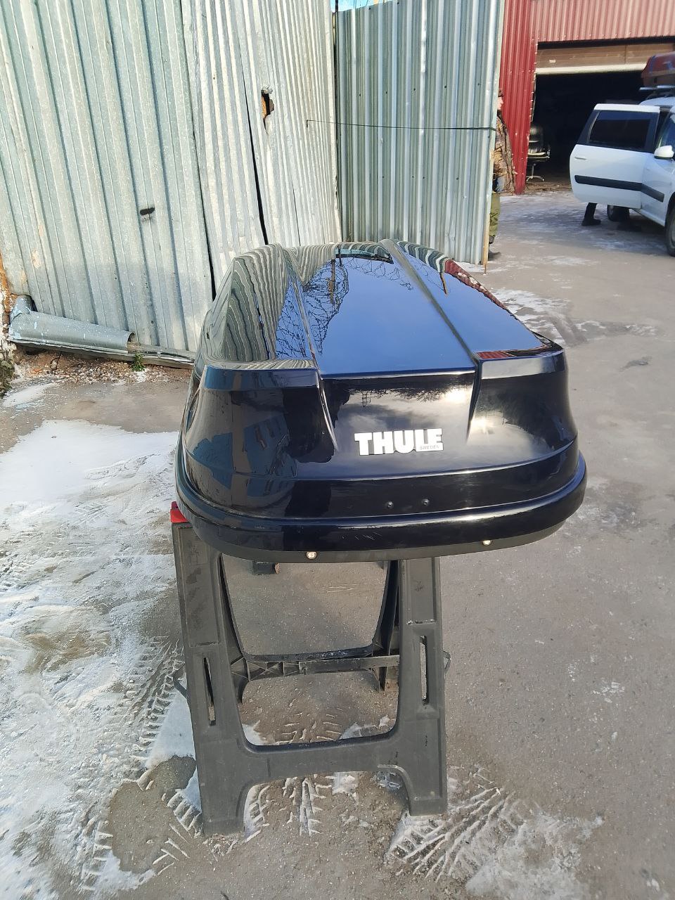 Автобокс Thule Touring M чёрный глянец Б/У 001 Э